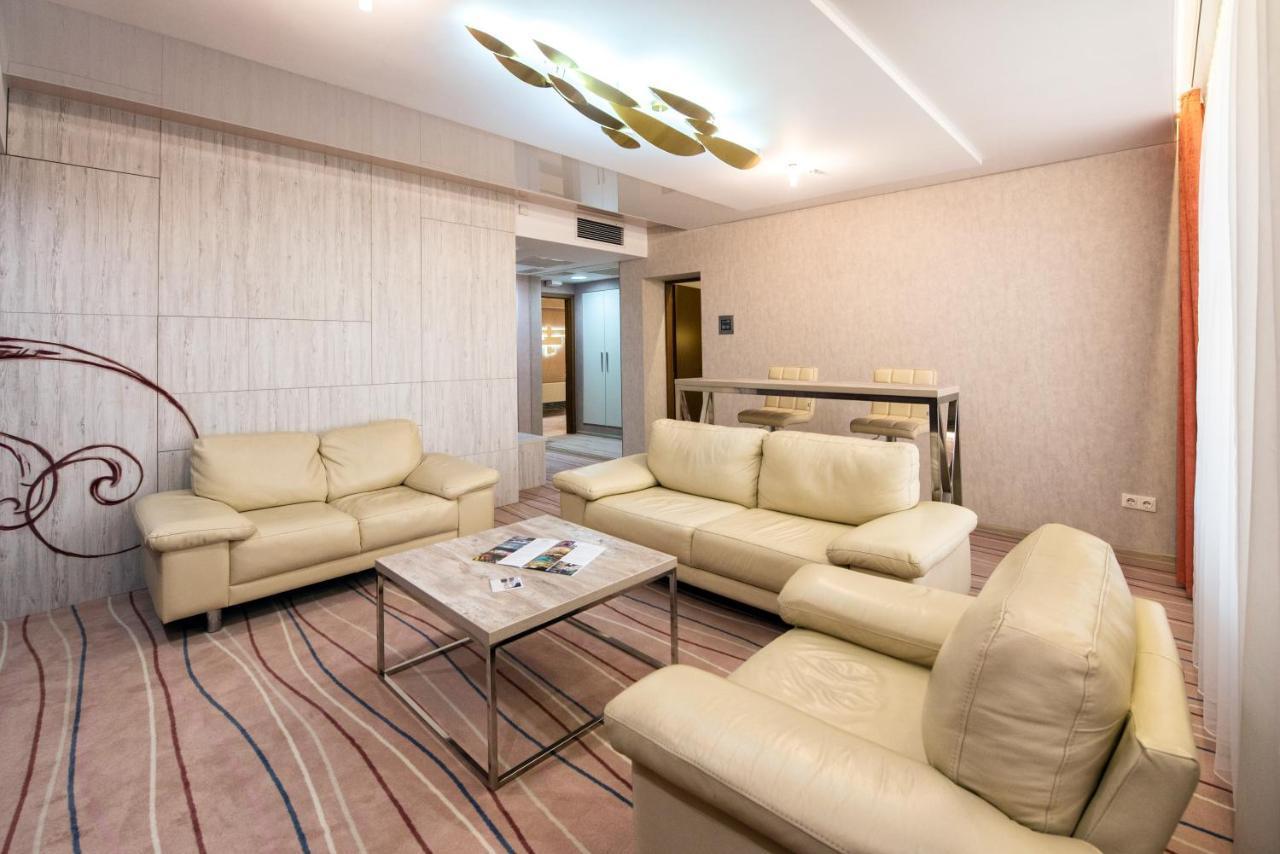 Hotel Palladium オデッサ エクステリア 写真
